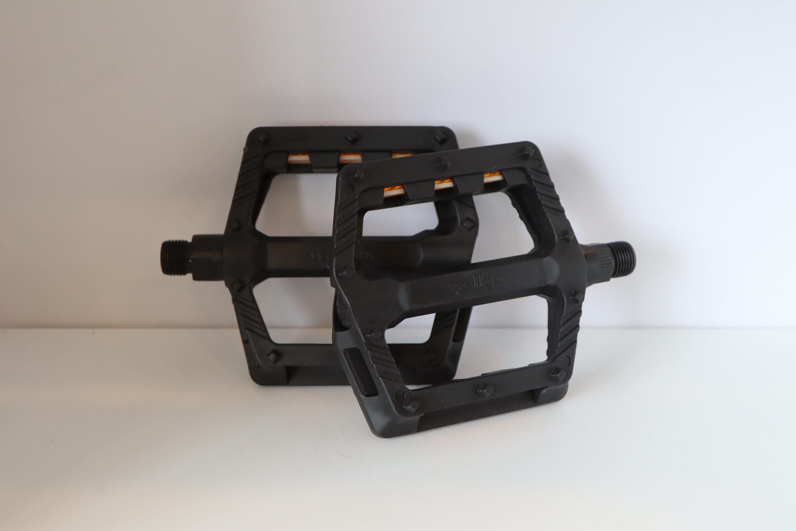 Black Pedals (2)